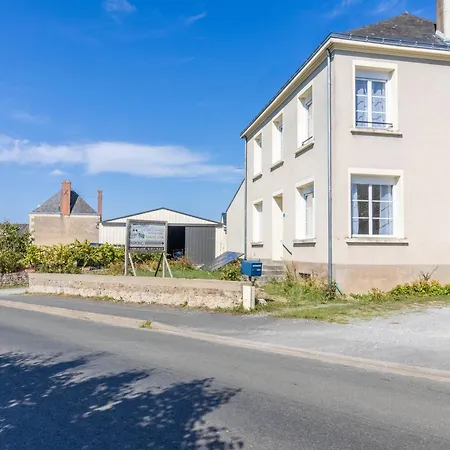 Ferienhaus Familial Pour 8 Pers. A Aubin De Luigne - Fr-1-622-117 *